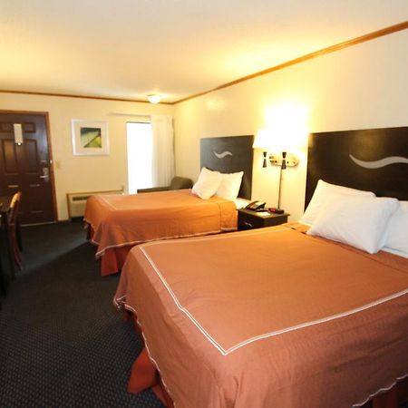 Days Inn Kansas City-Worlds Of Fun Buitenkant foto
