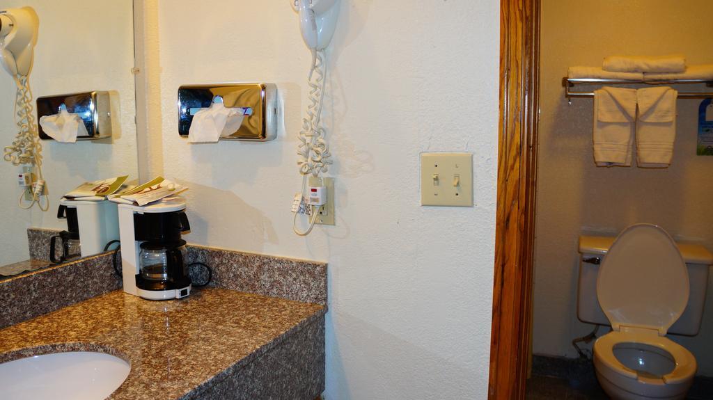 Days Inn Kansas City-Worlds Of Fun Kamer foto