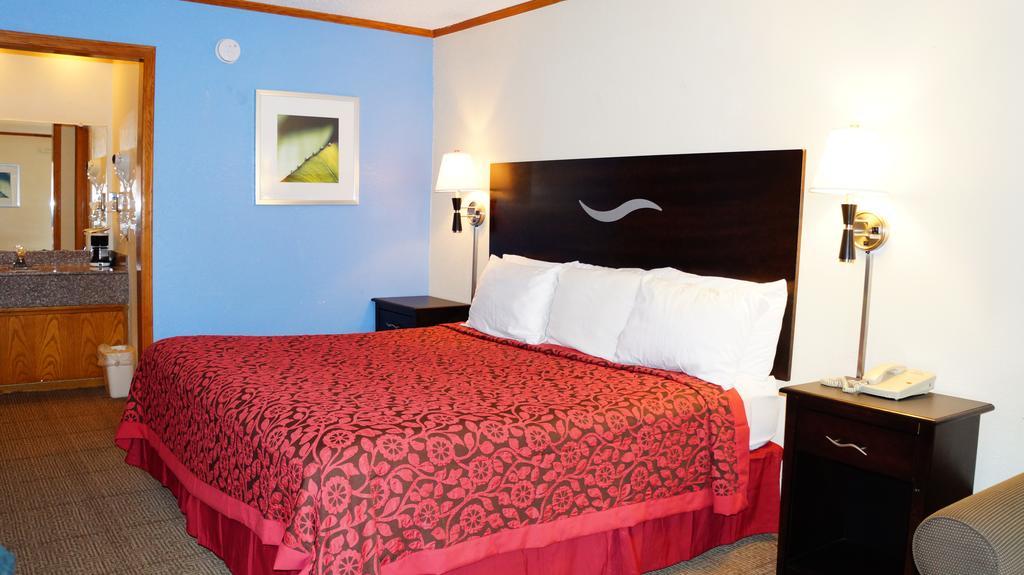 Days Inn Kansas City-Worlds Of Fun Buitenkant foto