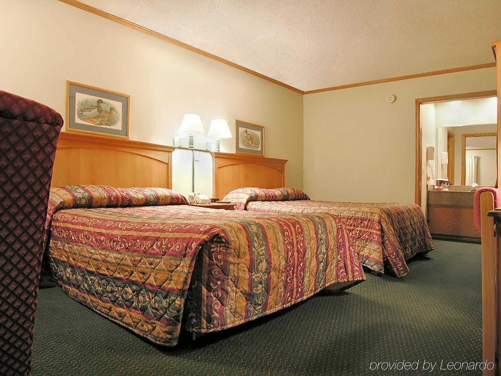 Days Inn Kansas City-Worlds Of Fun Buitenkant foto