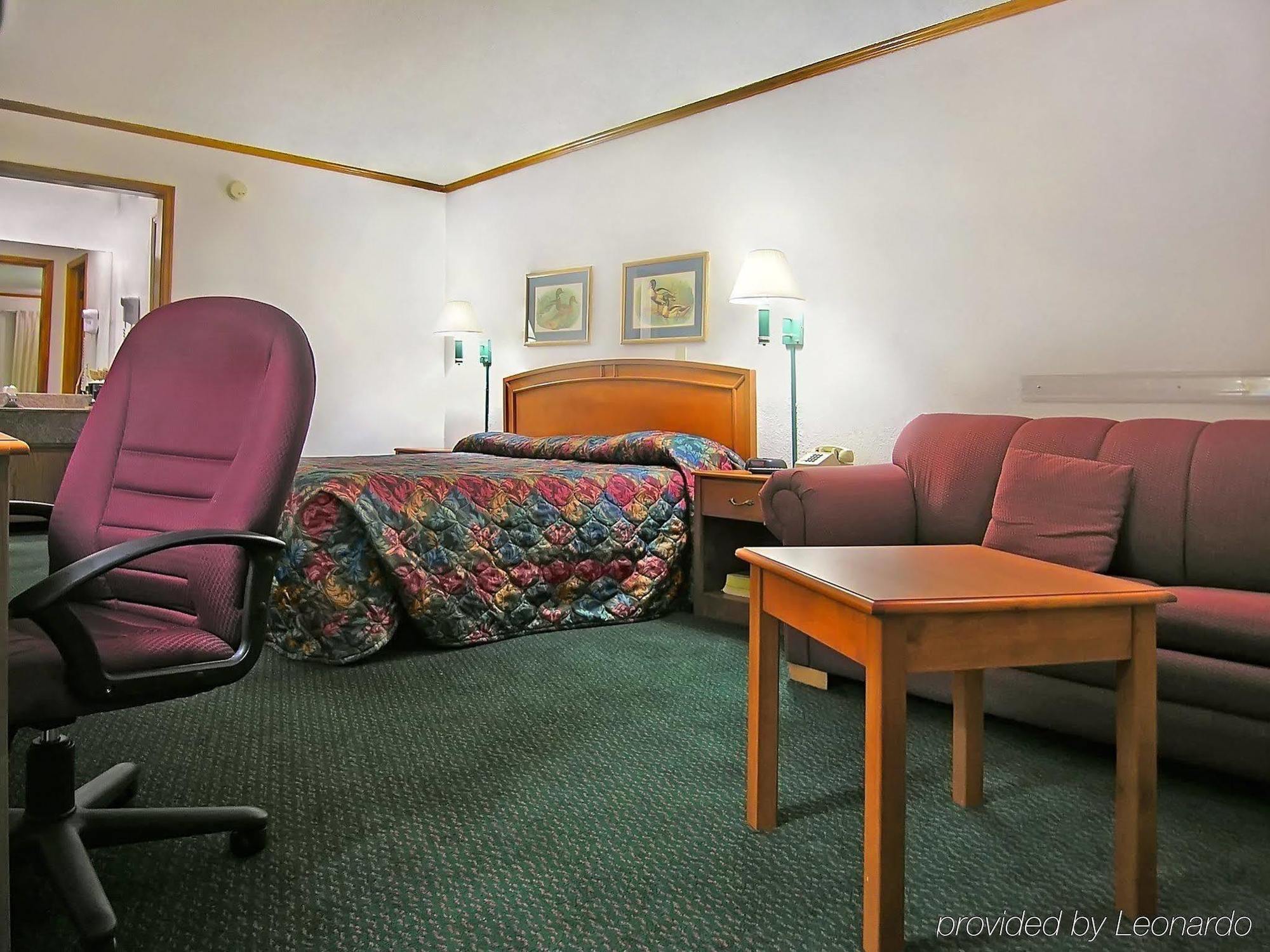 Days Inn Kansas City-Worlds Of Fun Buitenkant foto